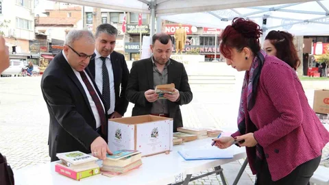 Kitap Bağış Kampanyası Edremit'te Başladı