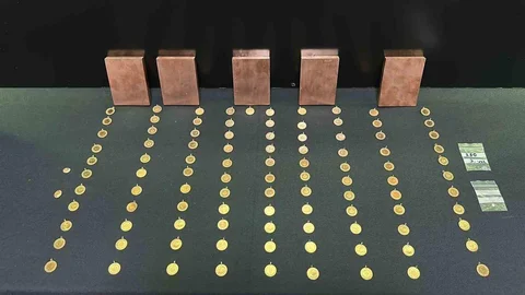 Yüzlerce Sahte Altın Ele Geçirildi