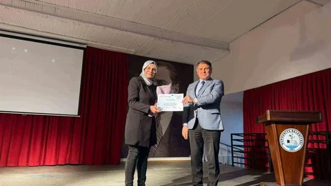 Burhaniye'de Bilim Söyleşisi Yapıldı