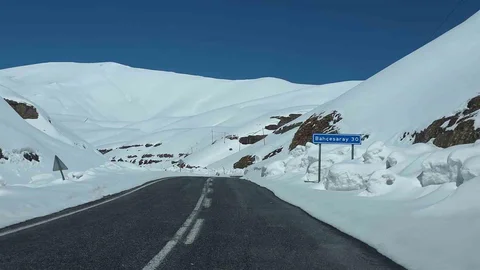 Bahçesaray Yolunda Çalışmalara Ara Verildi