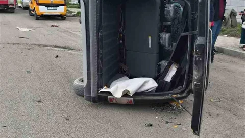 Iğdır'da Ticari Araç Takla Attı