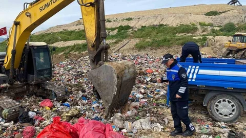 Mersin'de Sağlıksız Çiğ Köfte Ele Geçirildi