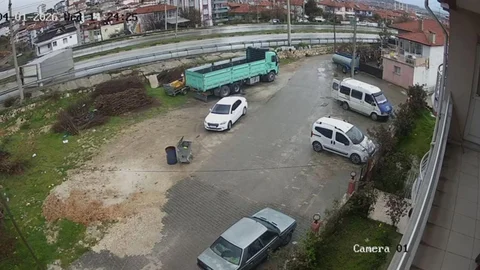 Kula'da Yağışlı Hava Kazaya Neden Oldu