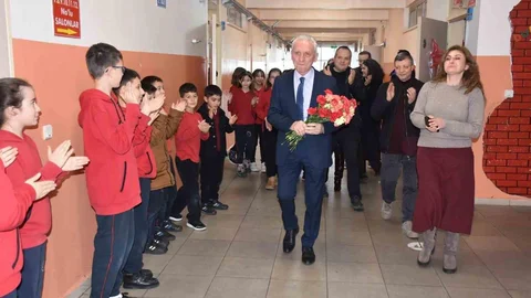 Öğrencilerine 46 Yılını Adayan Öğretmene Veda