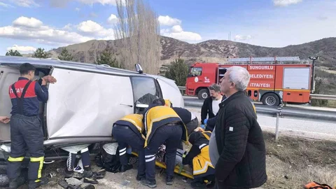 Çorum'da Devrilen Otomobil Kazası