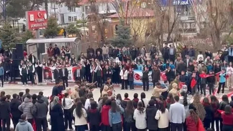 Erciş’te Düşman İşgalinin Kurtuluşu Coşkuyla Kutlandı