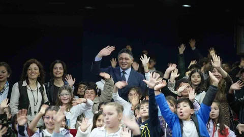 Aliağa'da Miniklerin Yerel Yönetim Eğitimi