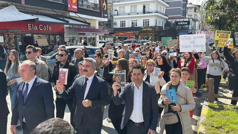 Arhavi'de Büyük Kitap Yürüyüşü