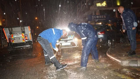 Marmaris’te Gece Boyu Temizlik Çalışması
