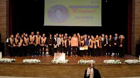 Gaziantep'te Ferdi Tayfur Konseri Düzenlendi