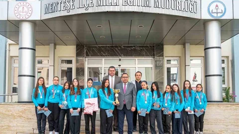 Menteşe Hokey Takımı Türkiye Yarı Finallerine Hazırlanıyor