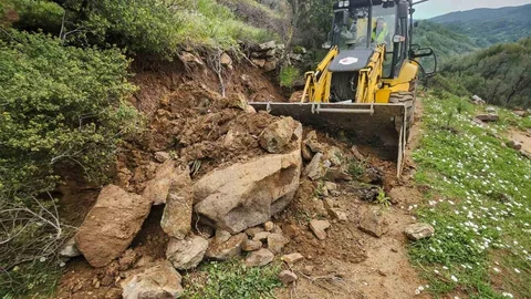 Efeler'de Yol Çalışmaları Devam Ediyor