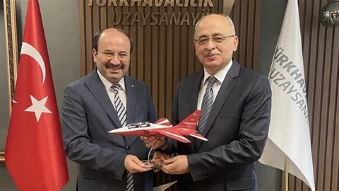 Erzurum'da Rektör Çakmak TUSAŞ'ı Ziyaret Etti