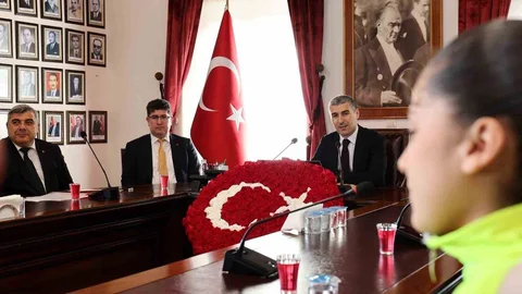 Afyonkarahisar'da Gençlere Övgü