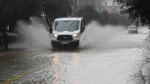 Muğla'da Şiddetli Yağış ve Fırtına Uyarısı