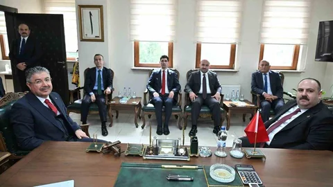 Eskişehir'de Başkan Harmancı'nın Vali Ziyareti
