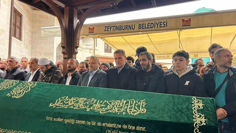 Küçük Kızın Acı Veda Töreni İstanbul'da Gerçekleşti
