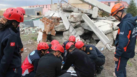 Kayseri'de Öğrenciler Arama Kurtarma Oyunları İçin Hazırlanıyor