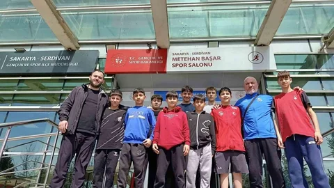 Yunusemreli Güreşçiler Türkiye Şampiyonası'na Katıldı