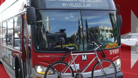 Los Angeles'ta Türkçe Karşılama Mesajı