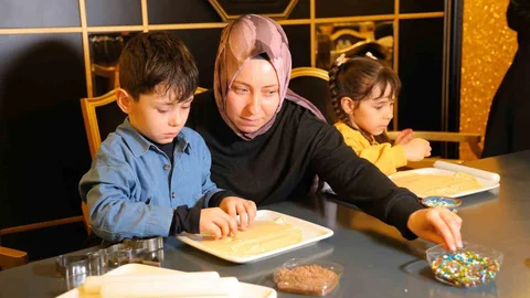 Kahramanmaraş'ta Özel Çocuklar Kurabiye Yaptı