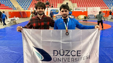 Düzce Üniversitesi'nden Güreş Başarısı