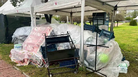 Adana'da Portakal Çiçeği Karnavalı'na Yağmur Engeli