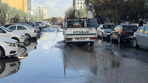 Ankara'da Sağanak Yağış Etkili Oldu