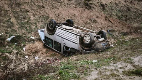 Kırıkkale'de Ticari Araç Takla Attı