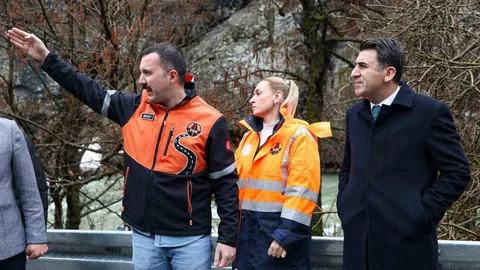 Ovacık Yolunda Viraj Genişletme Çalışmaları