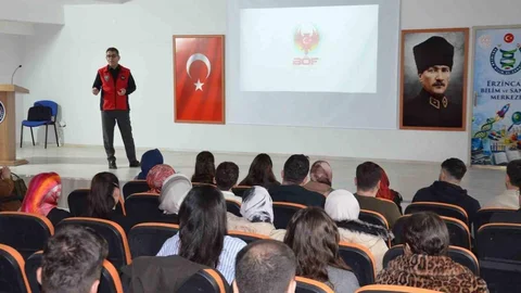 Erzincan'da Öğretmenlere Seminer Düzenlendi