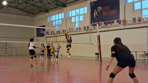 Bilecik'te Voleybol Antrenmanları Devam Ediyor