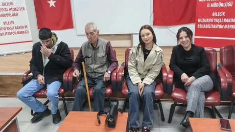Bilecik'te Öğrencilerden Anlamlı Ziyaret