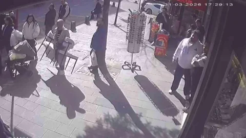 Arnavutköy'de Sandalye Hırsızlığı Yapıldı