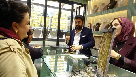 Malatya Çarşısı'nda Kepenkler Açılıyor