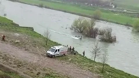 Suda Mahsur Kalan Vatandaşa AFAD Yardım Etti