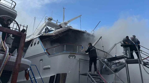 Bodrum'da Motoryatta Yangın Olayı