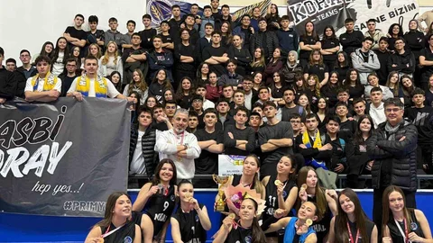 Balıkesir'de Voleybol Şampiyonu Oldular