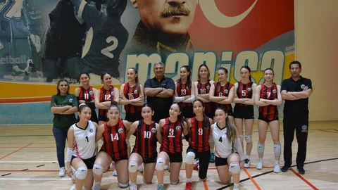 Turgutlu U17 Voleybol Takımı İkincilikle Döndü