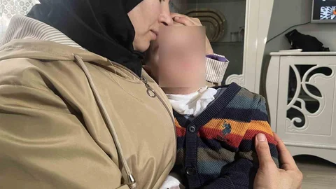 İzmir'de 2 Yaşındaki Çocuğa Bıçaklı Saldırı