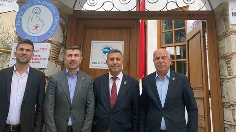 EMŞAV'ı Ziyaret Eden Sendika Başkanı
