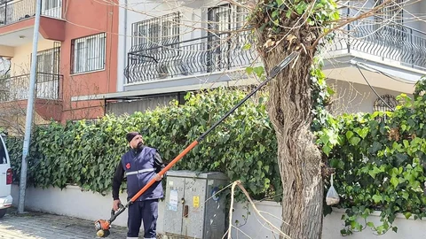 Efeler'de Tarihi Mahallelere Bakım Çalışması