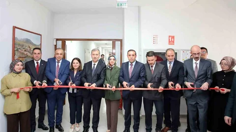 Ağrı'da Zebra Balığı Araştırma Laboratuvarı Açıldı