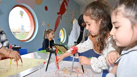 Demirci'de Robotik Kodlama Şenliği Düzenlendi