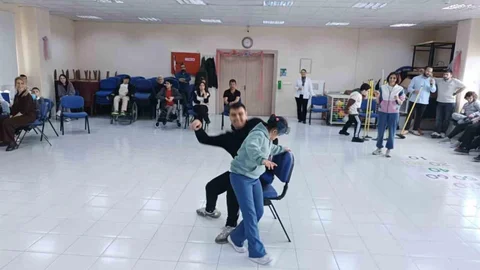 Burhaniye'de Otizm Etkinliği Düzenlendi