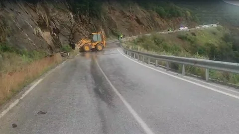 Ödemiş'te Toprak Kayması Yaşandı