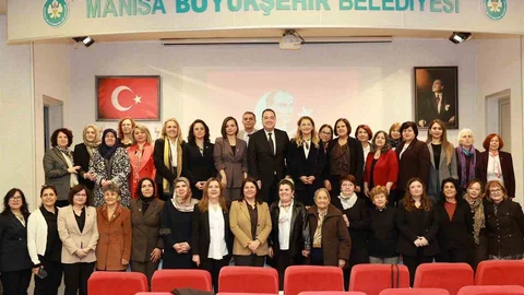 Manisa'da Kadın Belediye Başkanları Buluştu