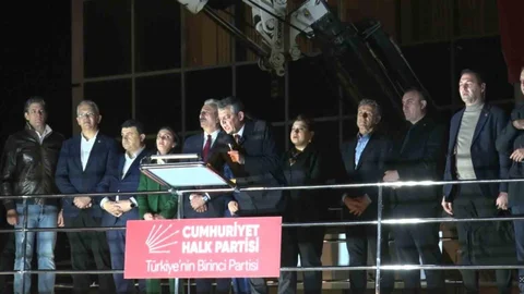 Bursa'da CHP Genel Başkanı Özel Açıklama Yaptı