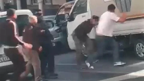 Kağıthane'de Bıçaklı Kavga Anları Kamerada