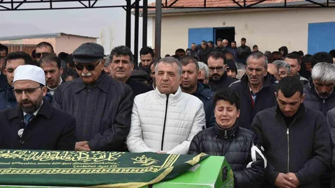 Tomarza'da Mahalle Muhtarı Uğurlandı